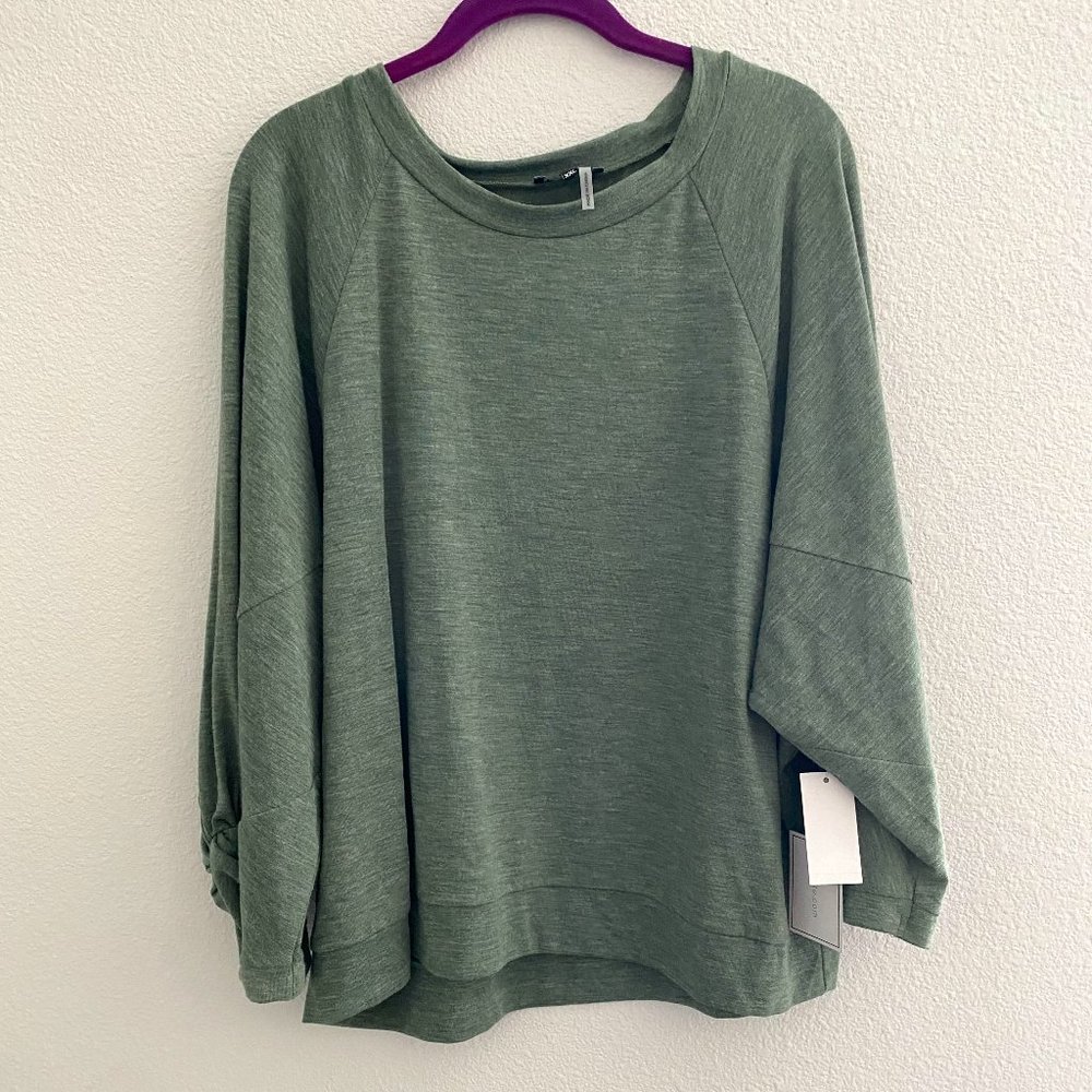 NWT 1.STATE Green Crewneck Sweater